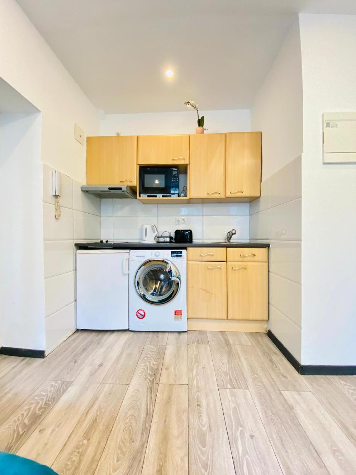 Cute 1Br Apt - 10 Mins Walk From Downtown Відень Екстер'єр фото